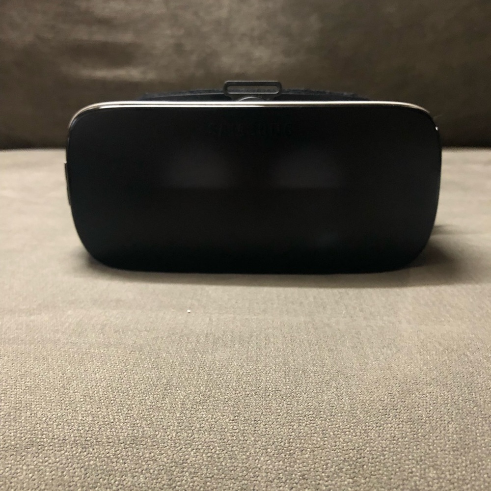 Samsung Gear VR Oculus 2015 Virtual Reality Headset Note5 S6 S7 Edge White - Picture 2 of 10